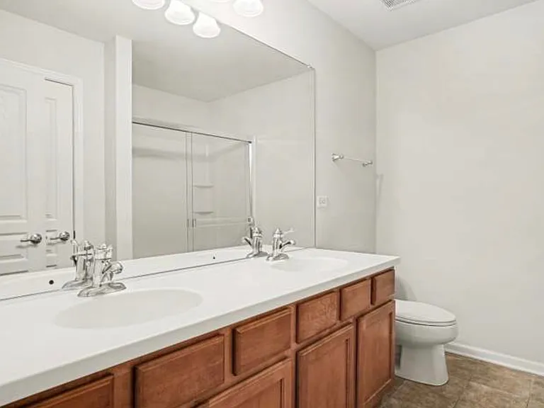 608 Hawley Dr — Photo 9