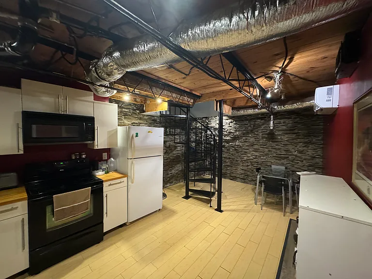 Apartment downstairs area - Kitchen and dining area