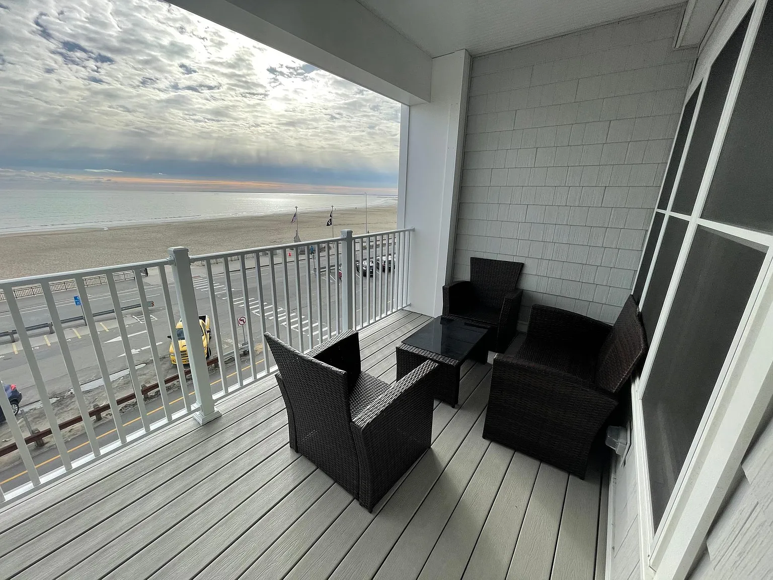 2 bed, 780 sqft, $2,500 — Photo 3