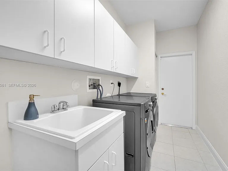 16310 Paddock Ln — Photo 40