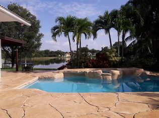 8985 NW 39th St, Cooper City, FL 33024