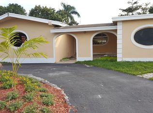 830 NE 147th St, North Miami, FL 33161