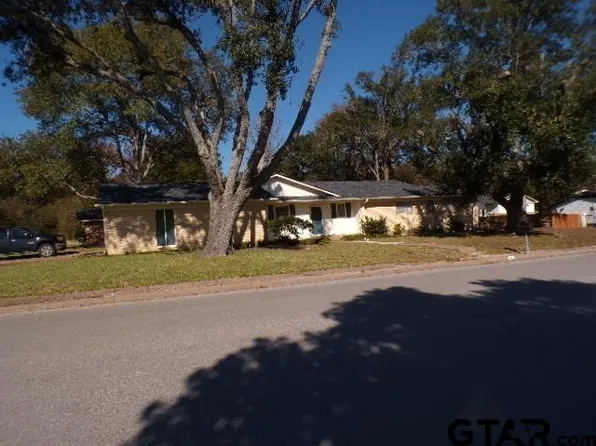 1204 Slaydon St, Henderson, TX 75654