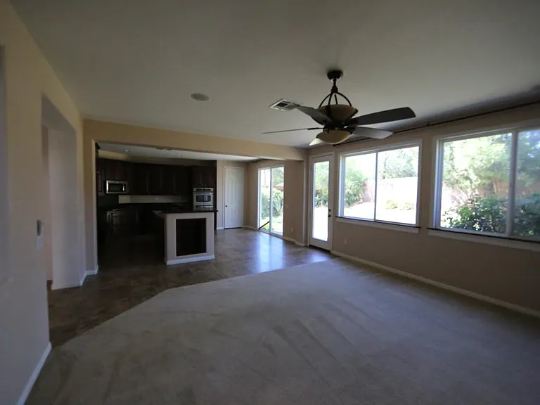 1548 Phoenix Dr — Photo 3