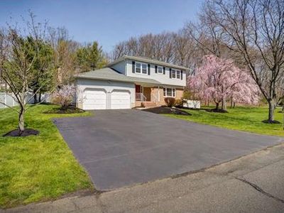 2 Welsh Ct, East Brunswick, NJ, 08816