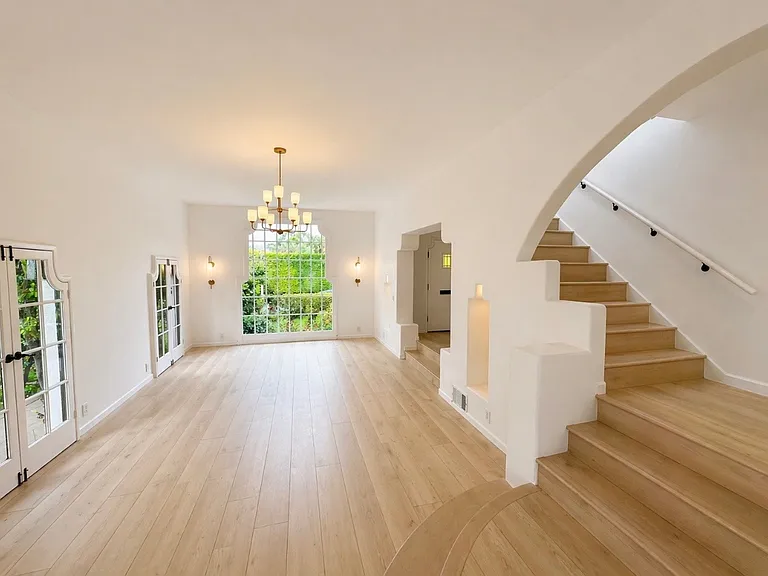 710 Adelaide Pl — Photo 5