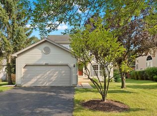 403 Sierra Pl, Gurnee, IL 60031