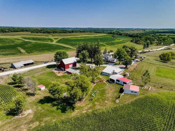2263 Oil Well Rd, Decorah, IA 52101