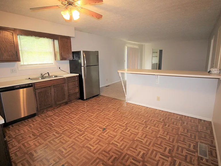 1181 Cumberland Ave — Photo 9