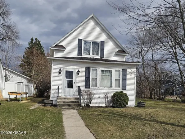 126 W 3rd St, Newfolden, MN 56738