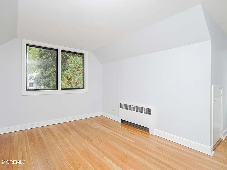 828 Kingston Rd — Photo 22