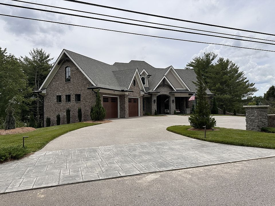 2nd image of 315 Post Rd