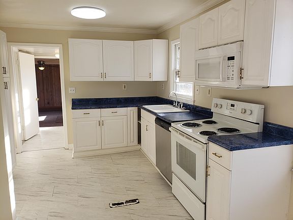 2nd image of 6 Catalina Dr #A