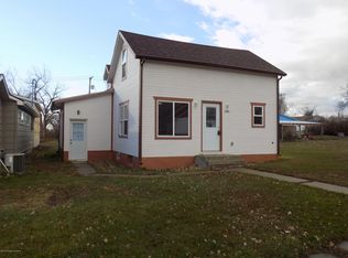 405 9th St S, Hettinger, ND 58639
