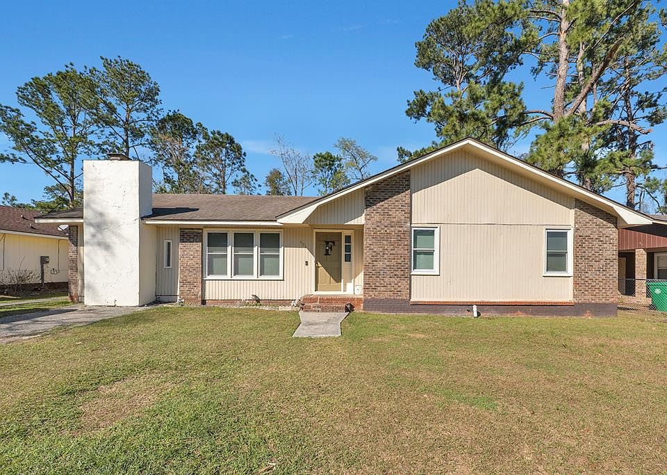 1st image of 904 E Brookwood Dr