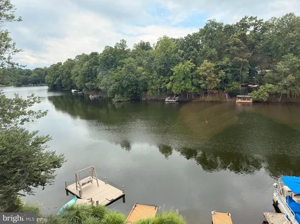 1987 Lakeport Way, Reston, VA 20191