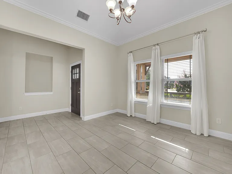 5805 Zinnia Dr — Photo 6