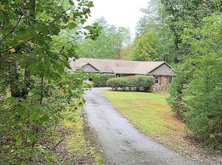 97 Tradewinds Rd, Cleveland, GA 30528