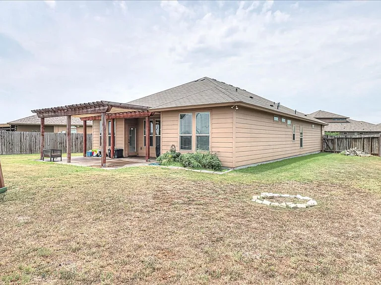 2242 Anacua St — Photo 37