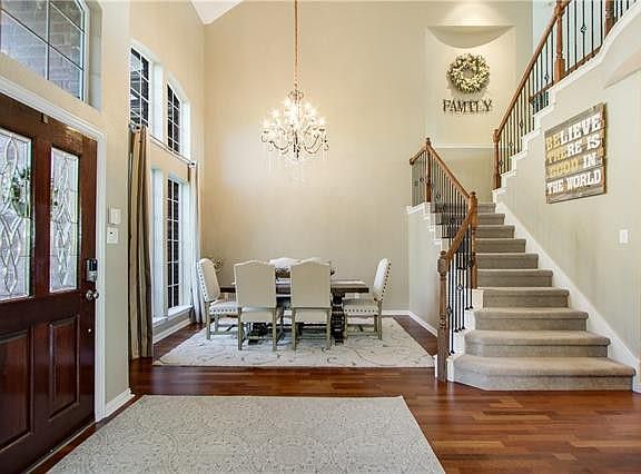 4th image of 1009 Hosington Dr