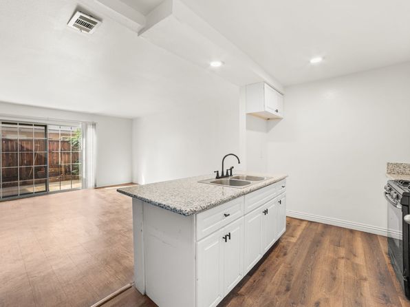 1017 Oxford Dr APT B