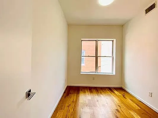 Rented by Blue Egg Realty Corp | media 8