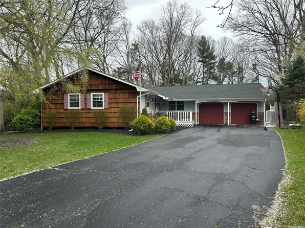 4 Gaigal Drive, Nesconset, NY 11767