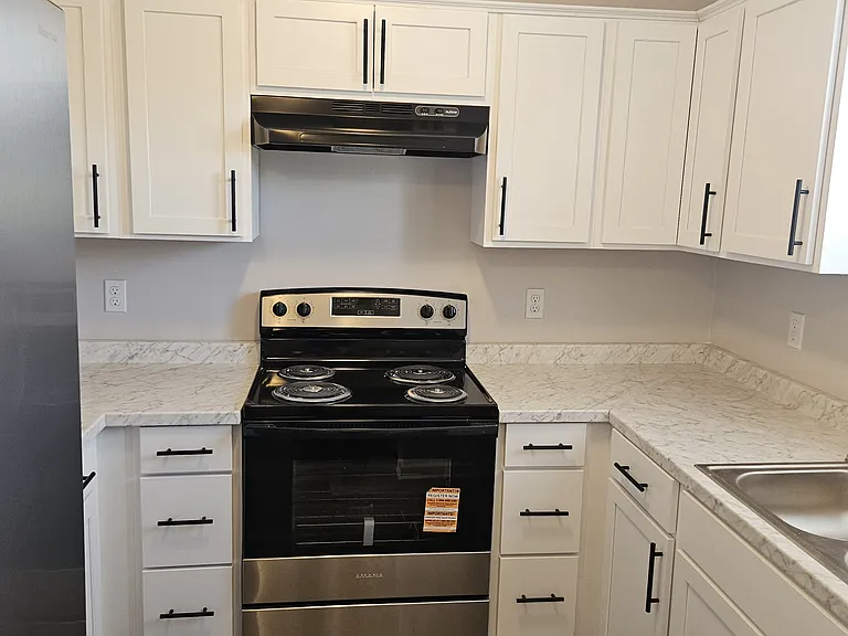 111 Woodberry St #L & R — Photo 2