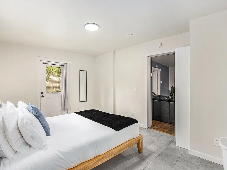 37 Gold Ave NW #1 — Photo 14