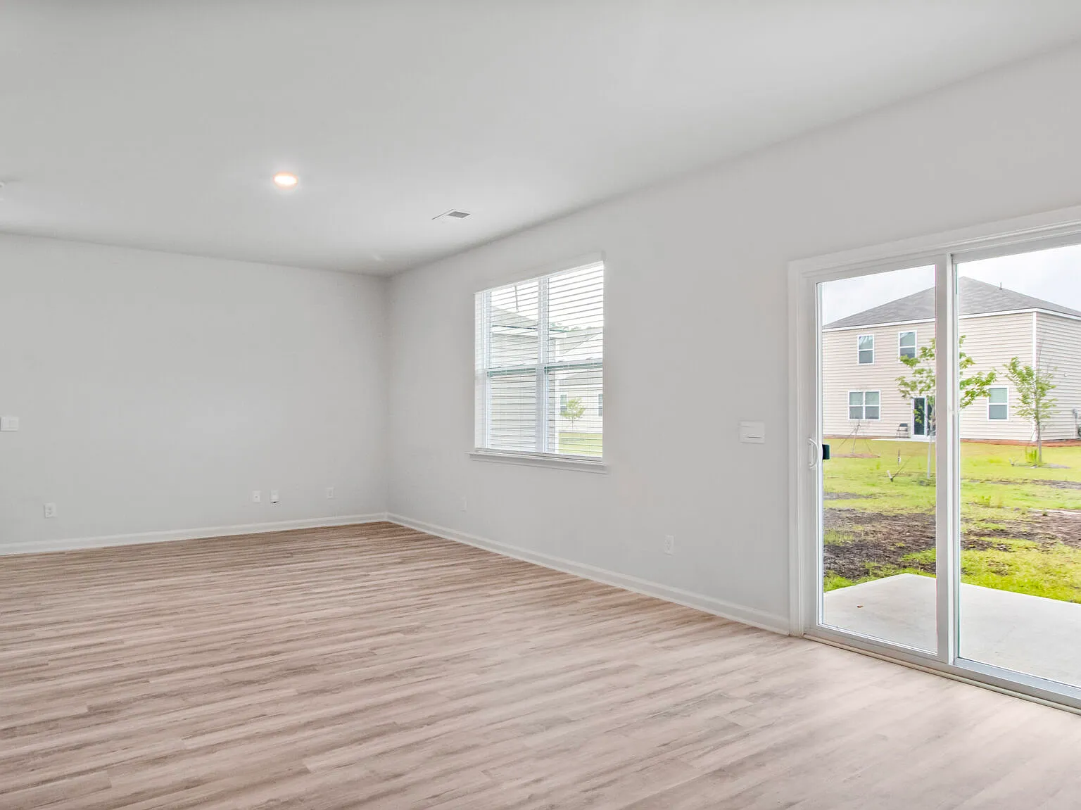 4 bed, 2175 sqft, $2,450 — Photo 3