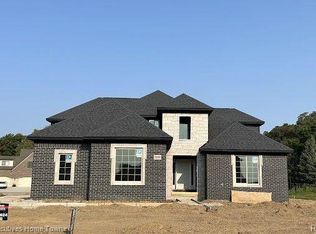 35589 Addison Dr, New Baltimore, MI 48047