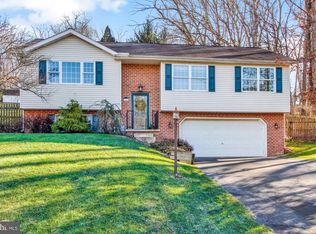 356 Allegheny Dr, York, PA 17402