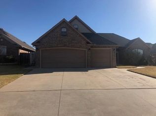 1108 Lanie Ln, Moore, OK 73160