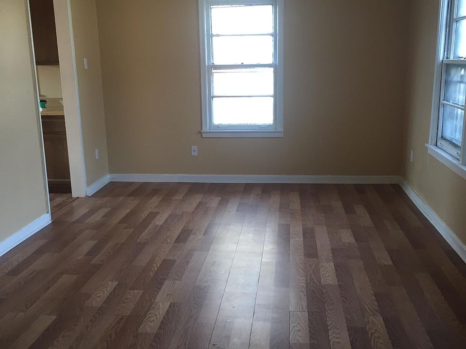 2nd image of 99 W Dempster Ave