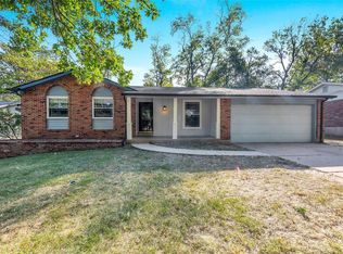 239 Rendina Ln, Ballwin, MO 63011