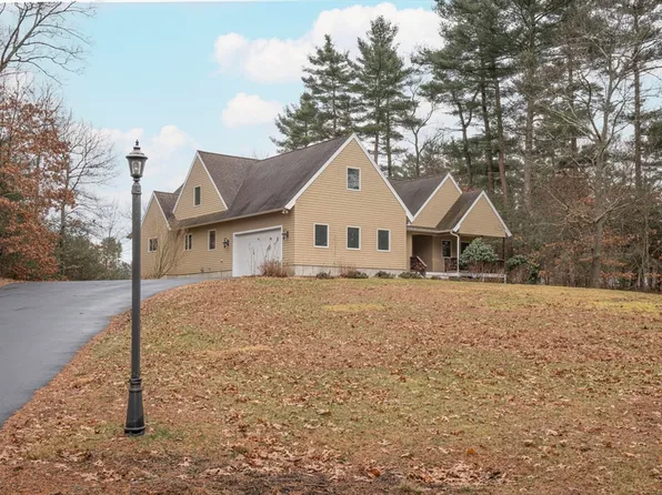 26 Upland Dr, Middleboro, MA 02346