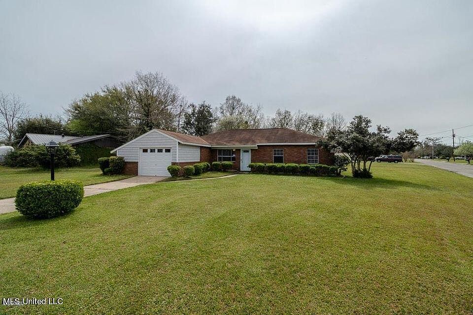 1st image of 605 Saratoga Dr