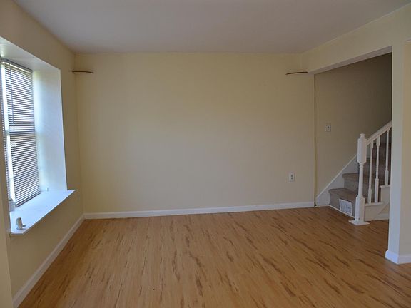 Family and Living room view - Picture from the last listing