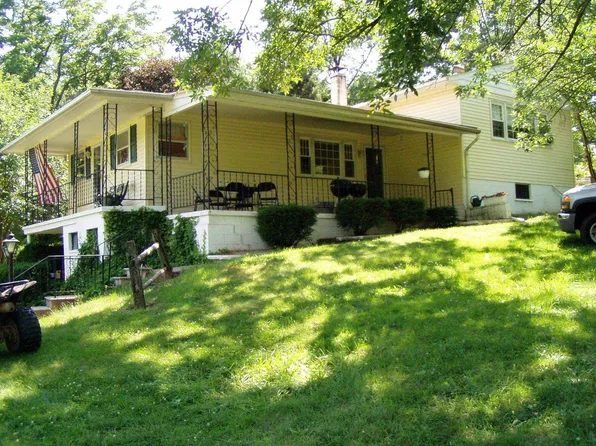 60 Valley Rd, Birdsboro, PA 19508