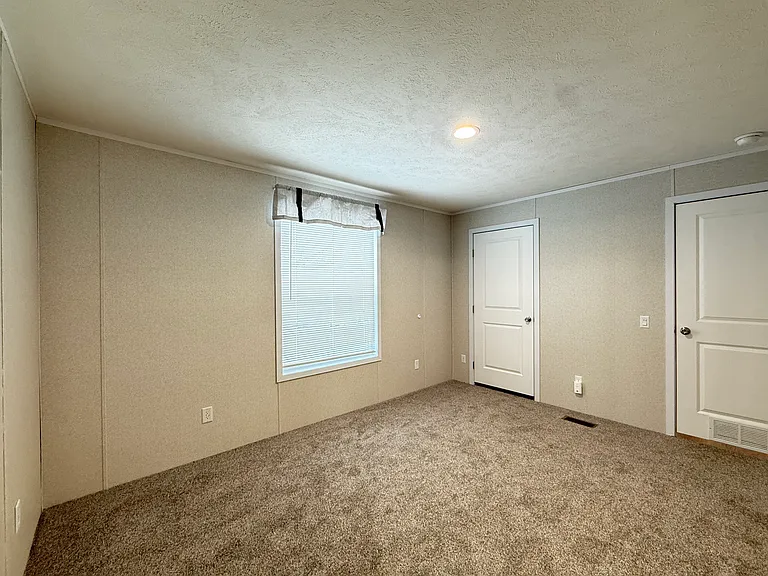 29800 Guilford Cir #71 — Photo 17