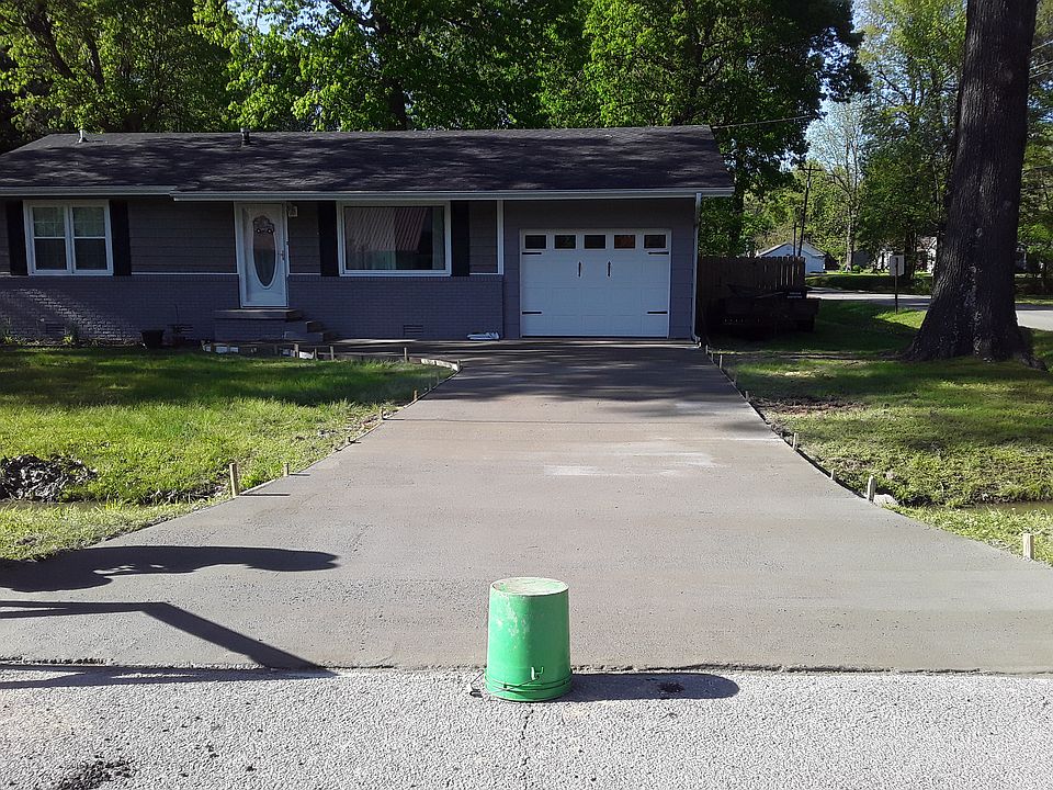 In 2020 concrete driveway added