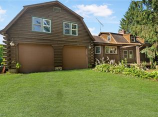 10999 Meadow Ln, Chagrin Falls, OH 44023