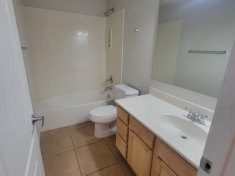 2202 Margarita Dr SE — Photo 11