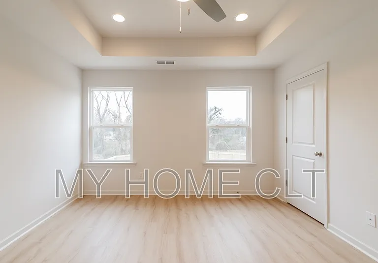 2719 Capitol Dr — Photo 15