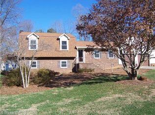 204 Tangle Dr, Jamestown, NC 27282