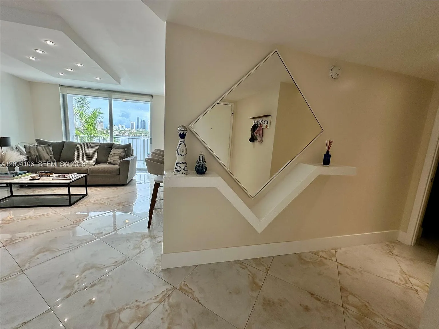 Reef East Condo — Photo 4