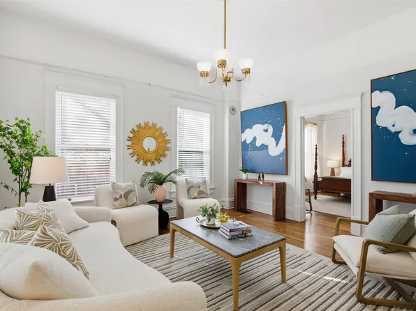 2264 Lipscomb St, Fort Worth, TX 76110