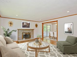 15 Inverness Rd, Norwood, MA 02062