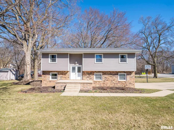 15531 N Vonachen Dr, Chillicothe, IL 61523