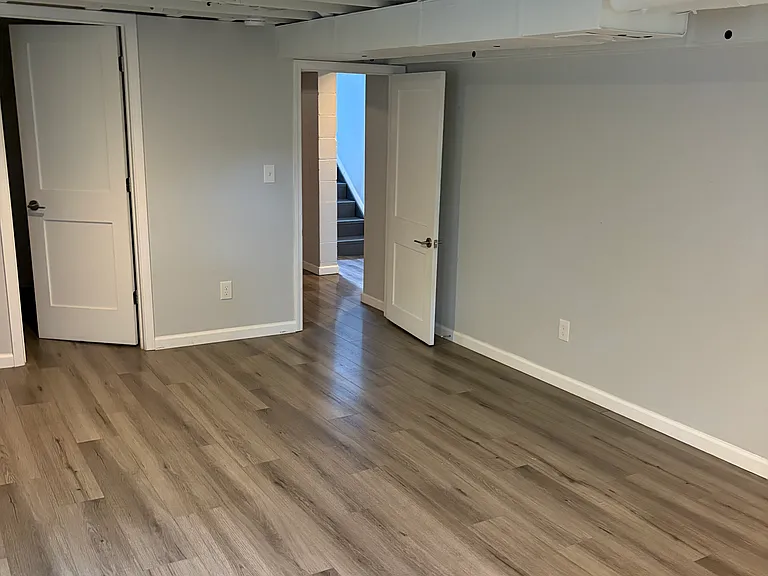1481 Westminster Dr — Photo 23